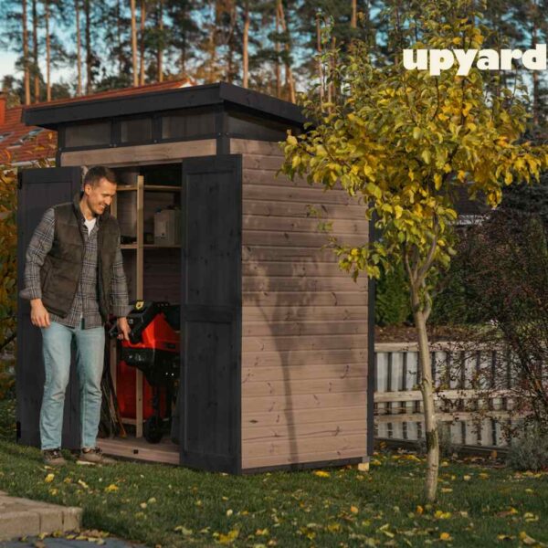 domek-narzedziowy-upyard-16x13-m-brazowy w użytkowaniu