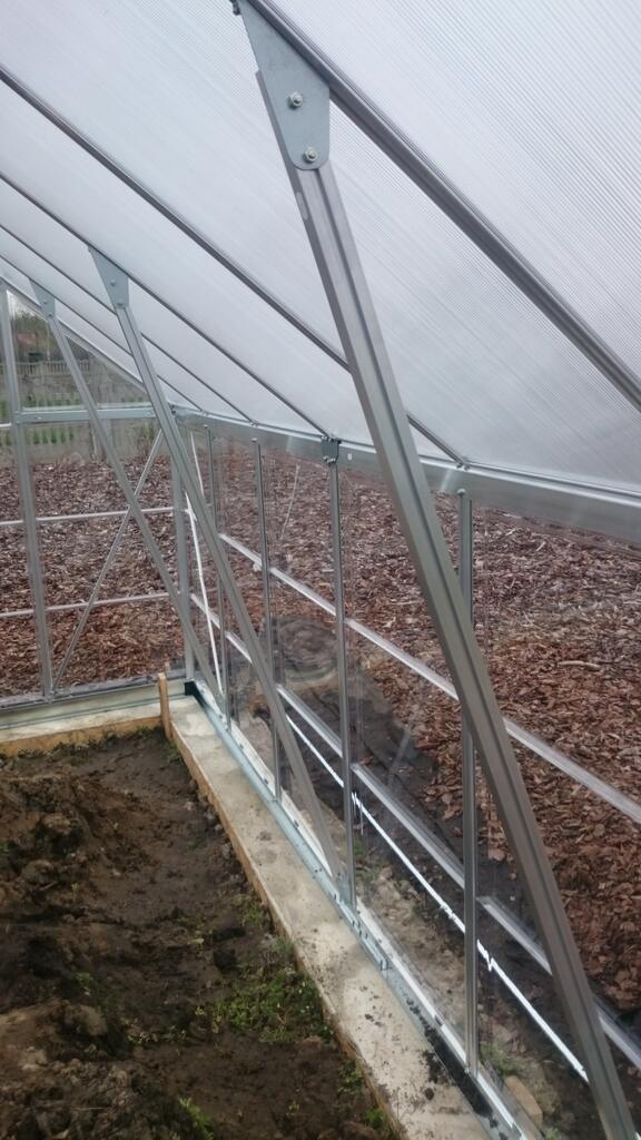 Szklarnia-poliweglanowa-Balance-2-44-x-3-67-m-Palram aluminiowa (10) Szklarnia-poliweglanowa-Balance-2-44-x-3-67-m-Palram aluminiowa wzmocnienia