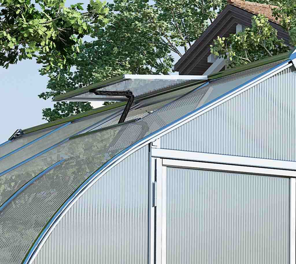 Szklarnia-z-poliweglanu-6mm Bella-2,4x2,4 m (5) Szklarnia-z-poliweglanu-6mm-Bella-24x24-m uchylone okno