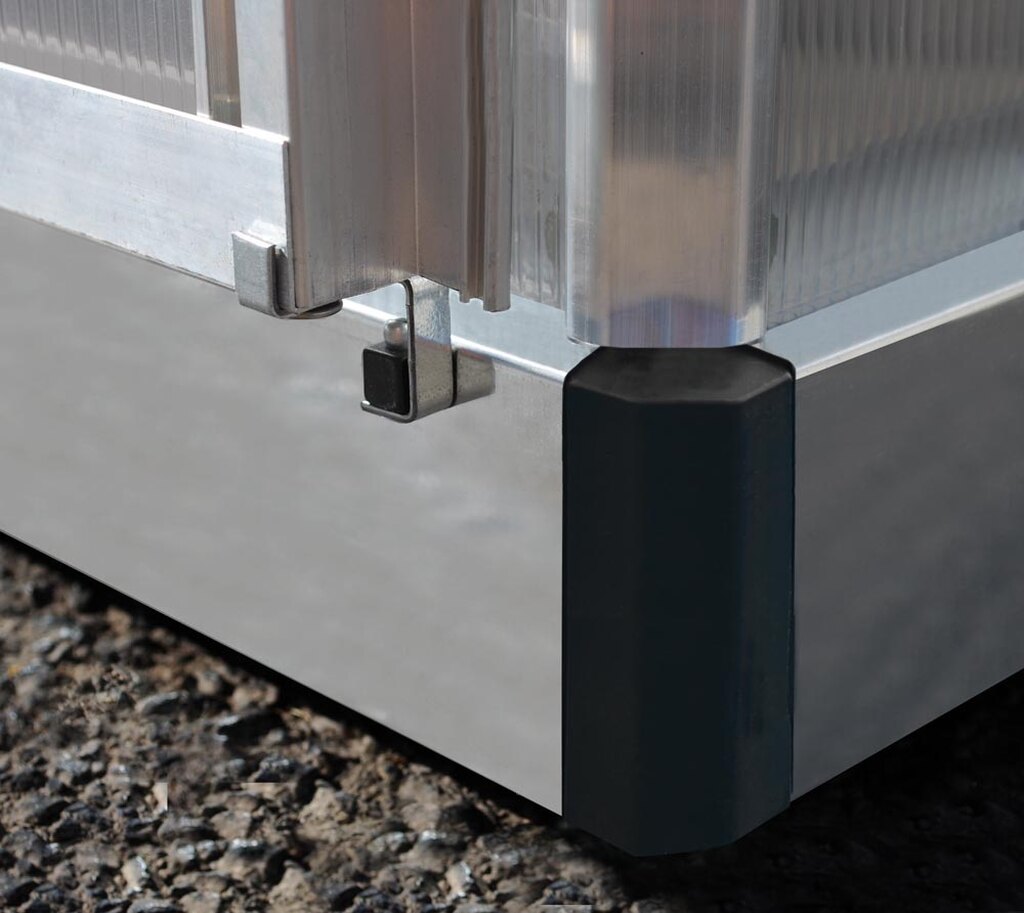 Szklarnia-z-poliweglanu-6mm Bella-2,4x2,4 m (7) Szklarnia-z-poliweglanu-6mm-Bella-24x24-m fundament