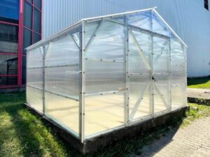 szklarnia-ogrodowa-eden-4-o-szerokosci-4m-ze-stali - 2