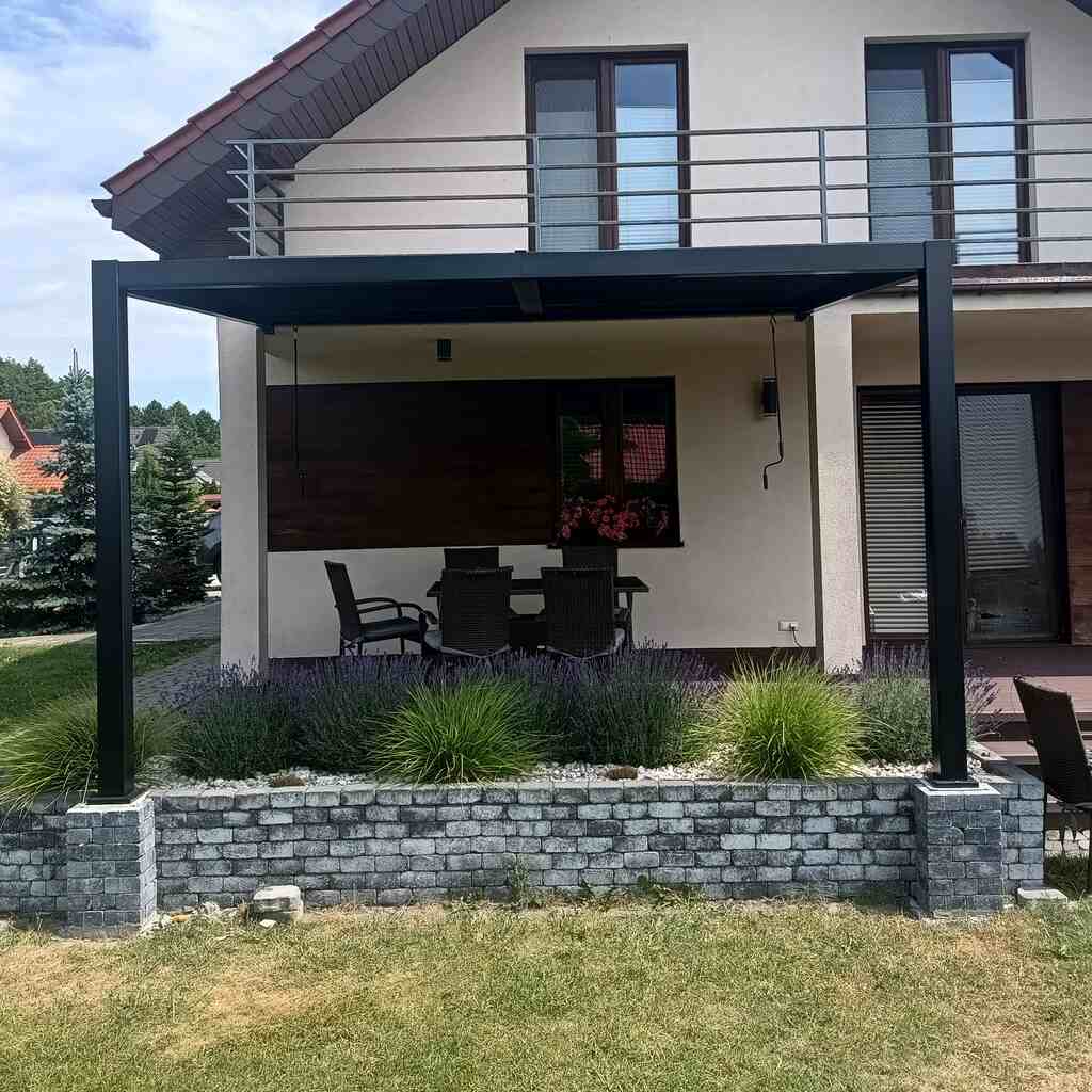 pergola-tarasowa-3x4-m-Hana-Sojag-przyscienna-pergola-ogrodowa od frontu