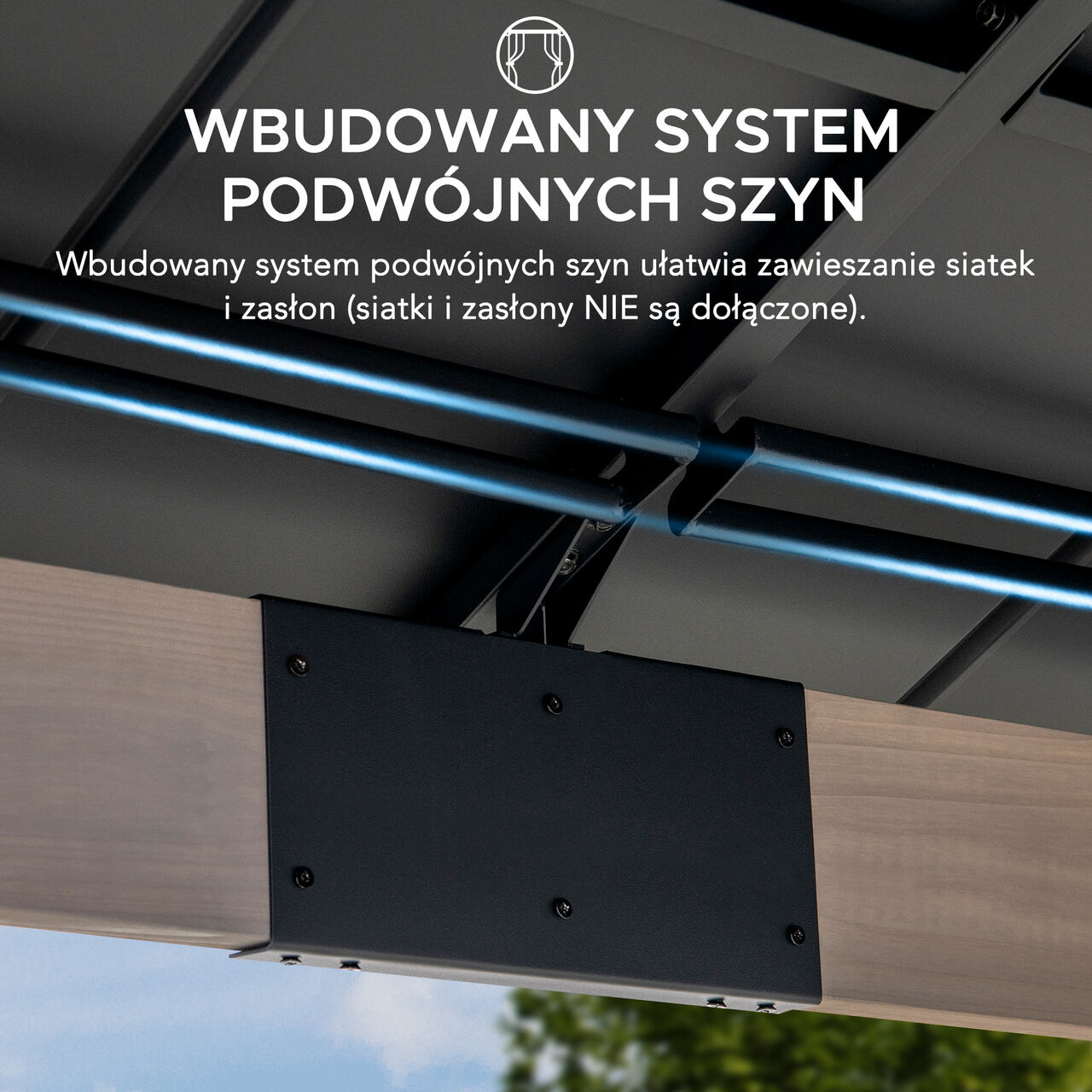 A102005890_altana-ogrodowa-sunjoy-33x39-m-czarny-dach-swietlik-drewno-stal podówjne szyny